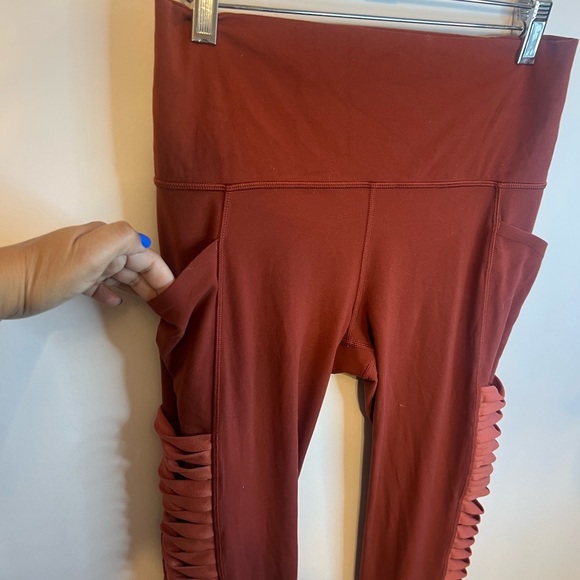 Athleta Salutation Stash Pocket II Twist 7/8 Tight size medium - Picture 6 of 9